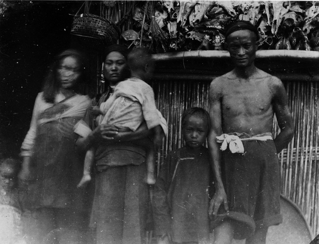 Plains indigenous people of Taiwan photographed in 1896