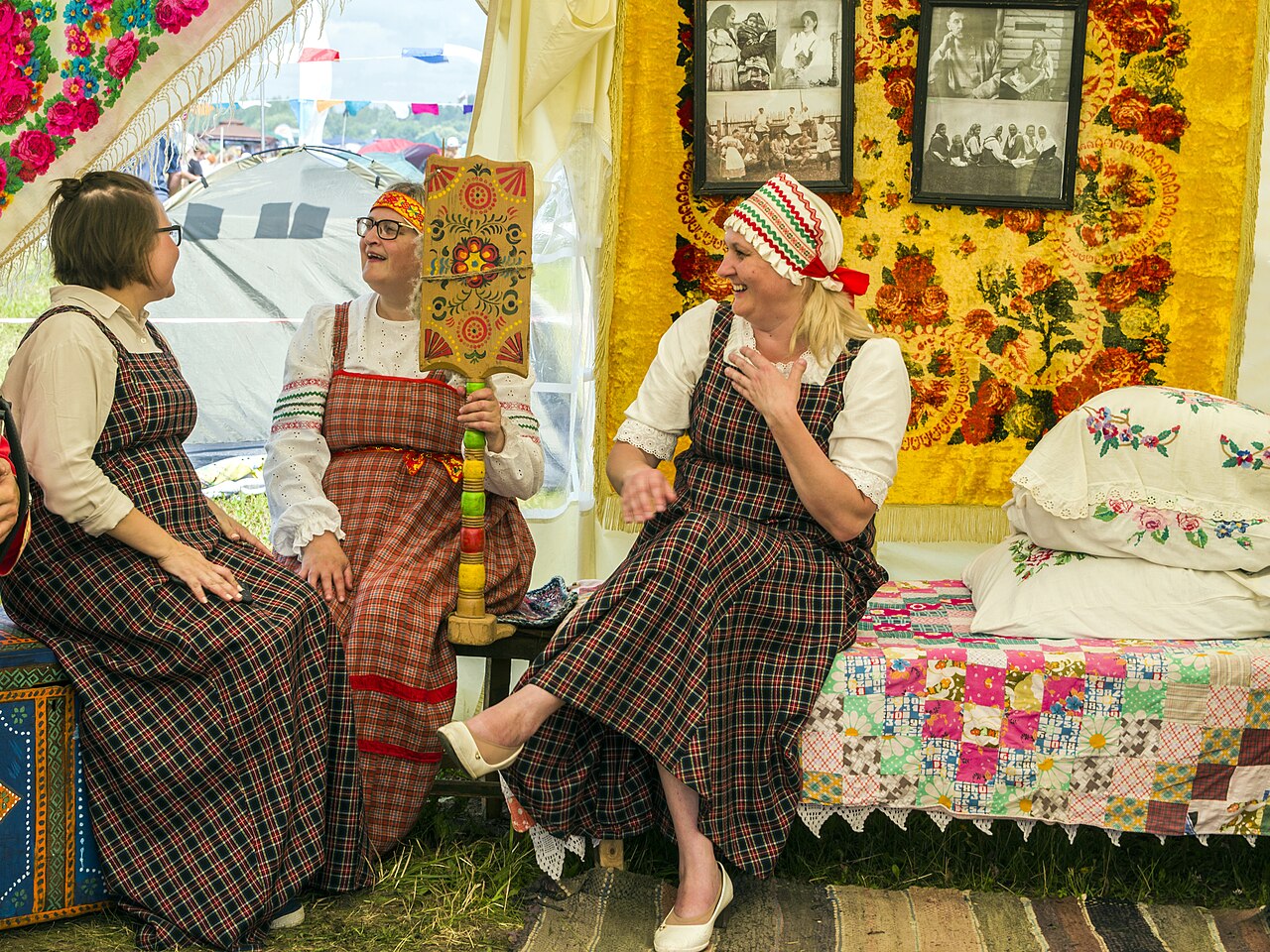 Women wearing traditional Russian folk dress, the heritage the Russians of China carry
