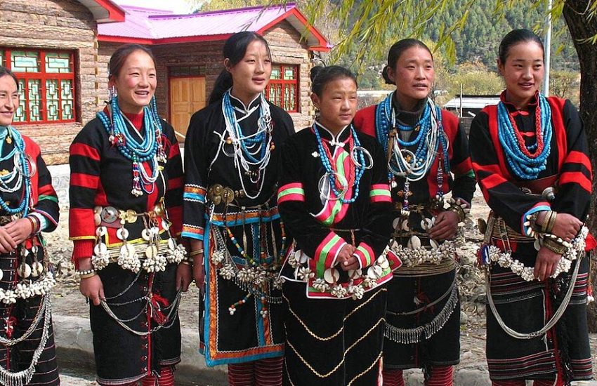 Lhoba women of the Tanyi group, one of the smallest peoples of southeastern Tibet