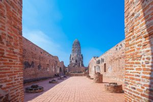 The towering prang of Wat Ratchaburana at Ayutthaya.