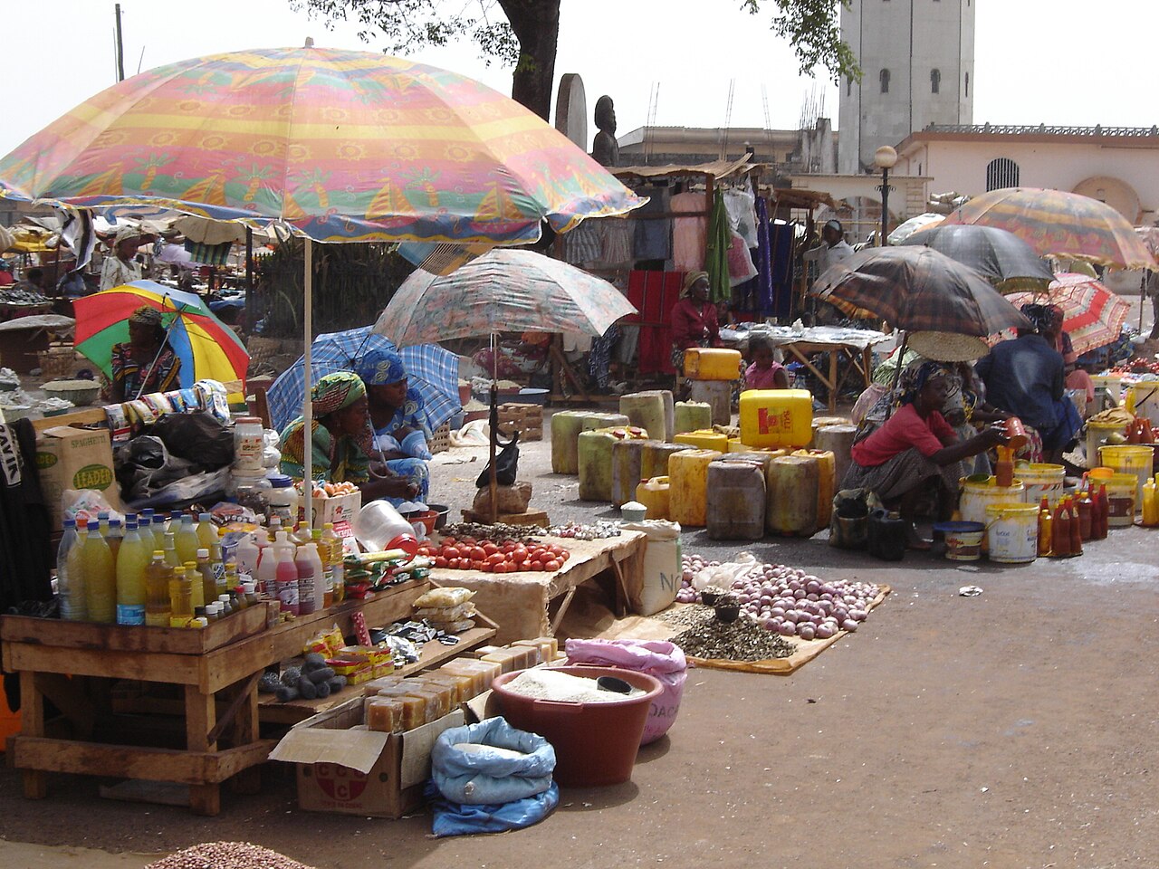 The market of Foumban, capital of the Bamum kingdom.