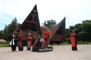The tor-tor, the ceremonial dance of the Batak