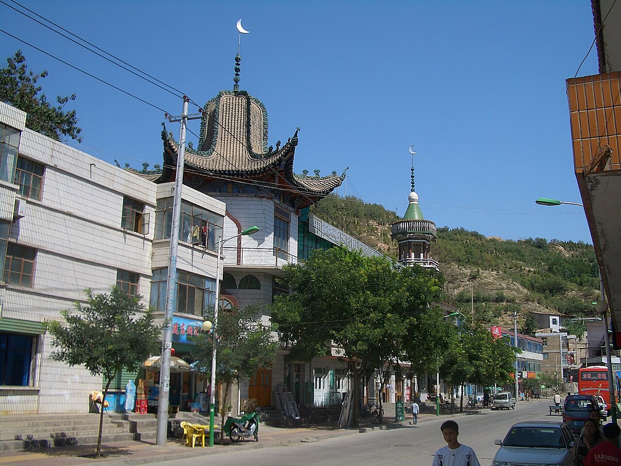The Yellow River town of Liujiaxia near the Bonan country