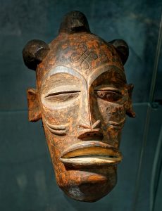 A Mwana Pwo mask