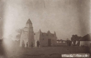 A Sudano-Sahelian mosque at Tamale; the Dagomba are largely Muslim.