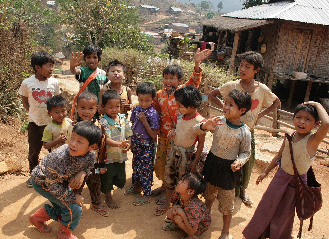 Palaung (De'ang) village children
