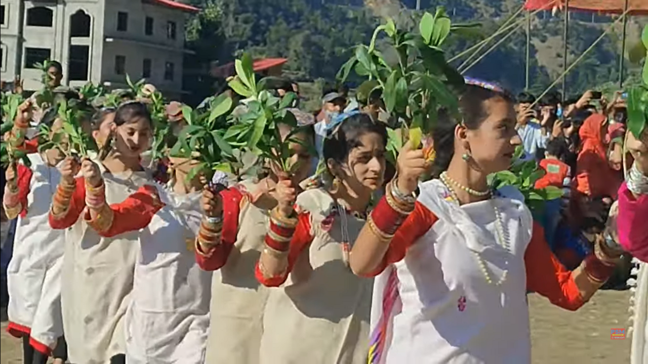 A folk dance of the Paddar region of Jammu