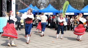 Estonian folk dancing