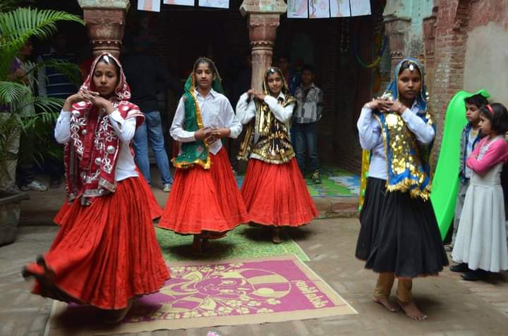 Haryanvi folk dancers in traditional dress