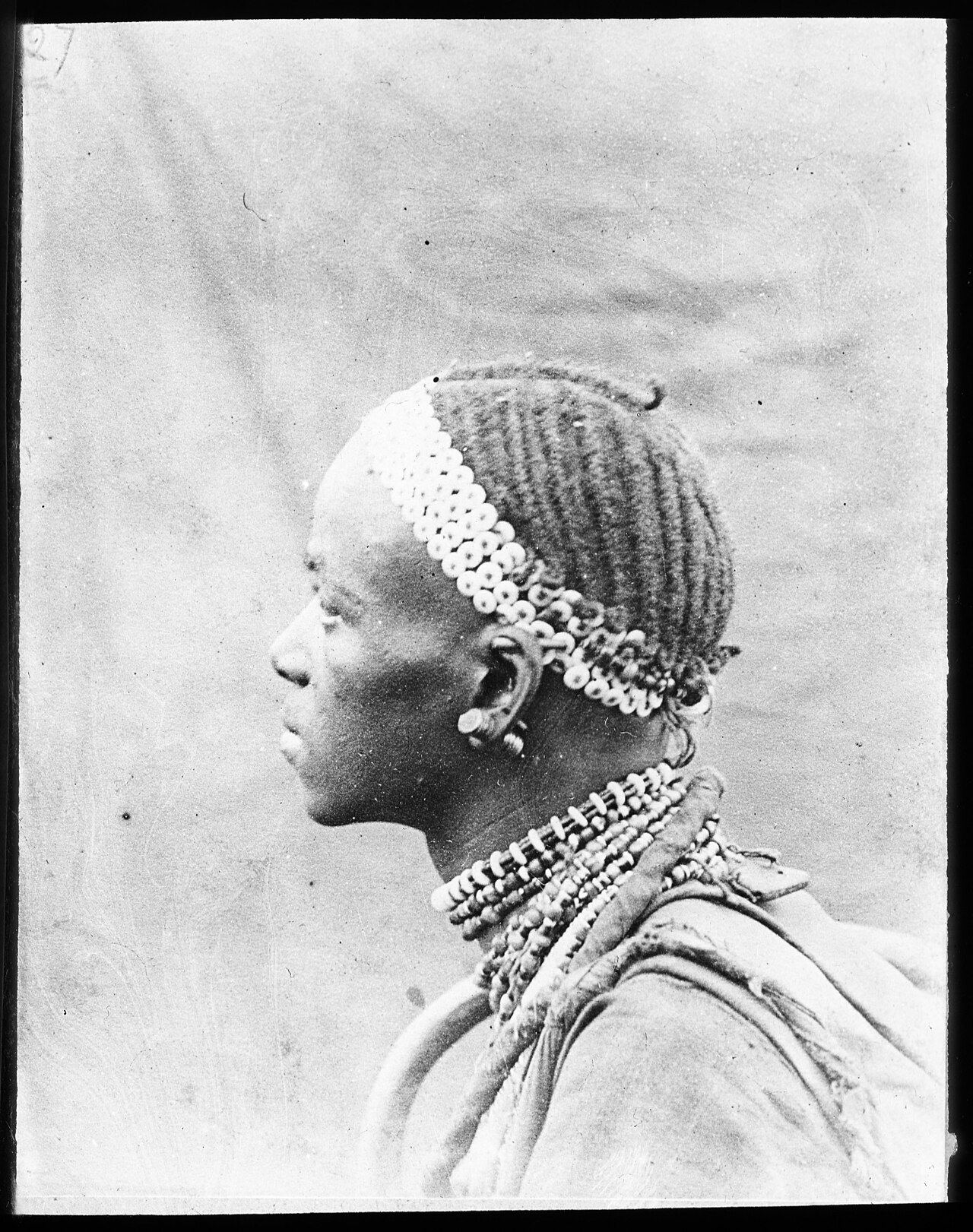 Diola people of the Fogny in a historic photograph; the Jola speak an Atlantic language.