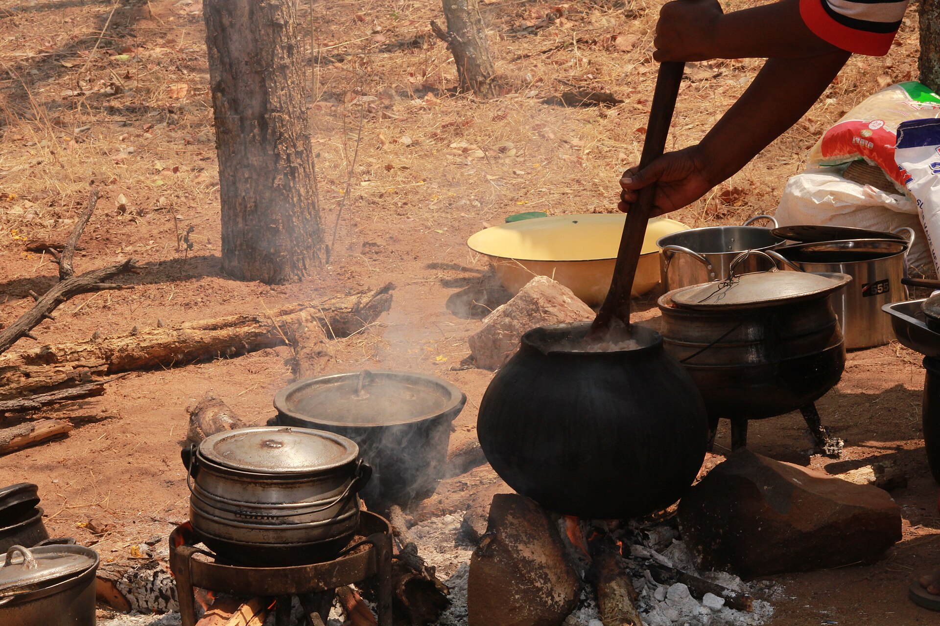 A Kalanga woman cooking; the Kalanga speak TjiKalanga.
