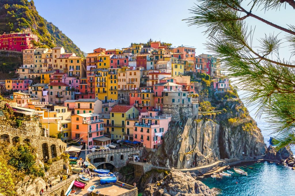 Houses Cliff photo and picture
