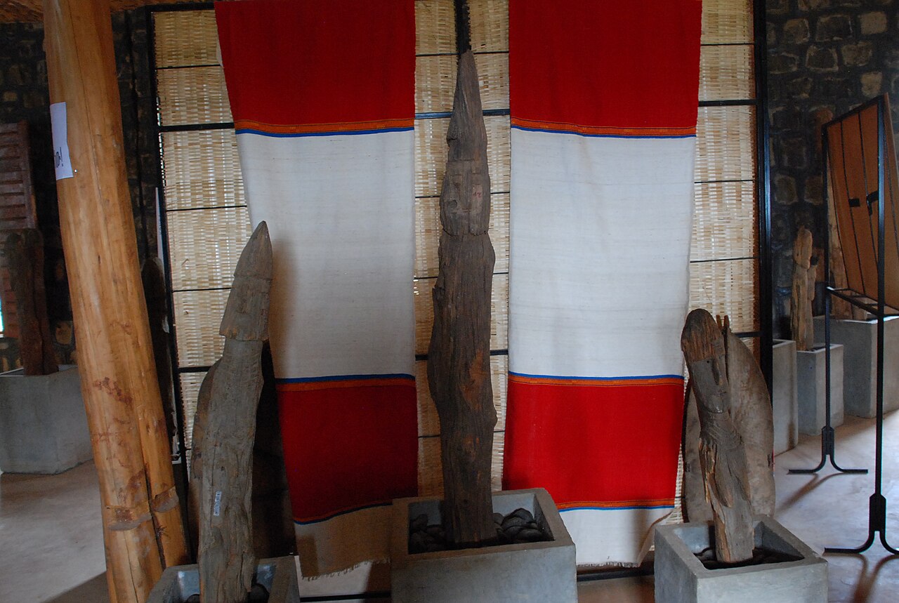 Konso waka funerary statues, erected to commemorate distinguished men.