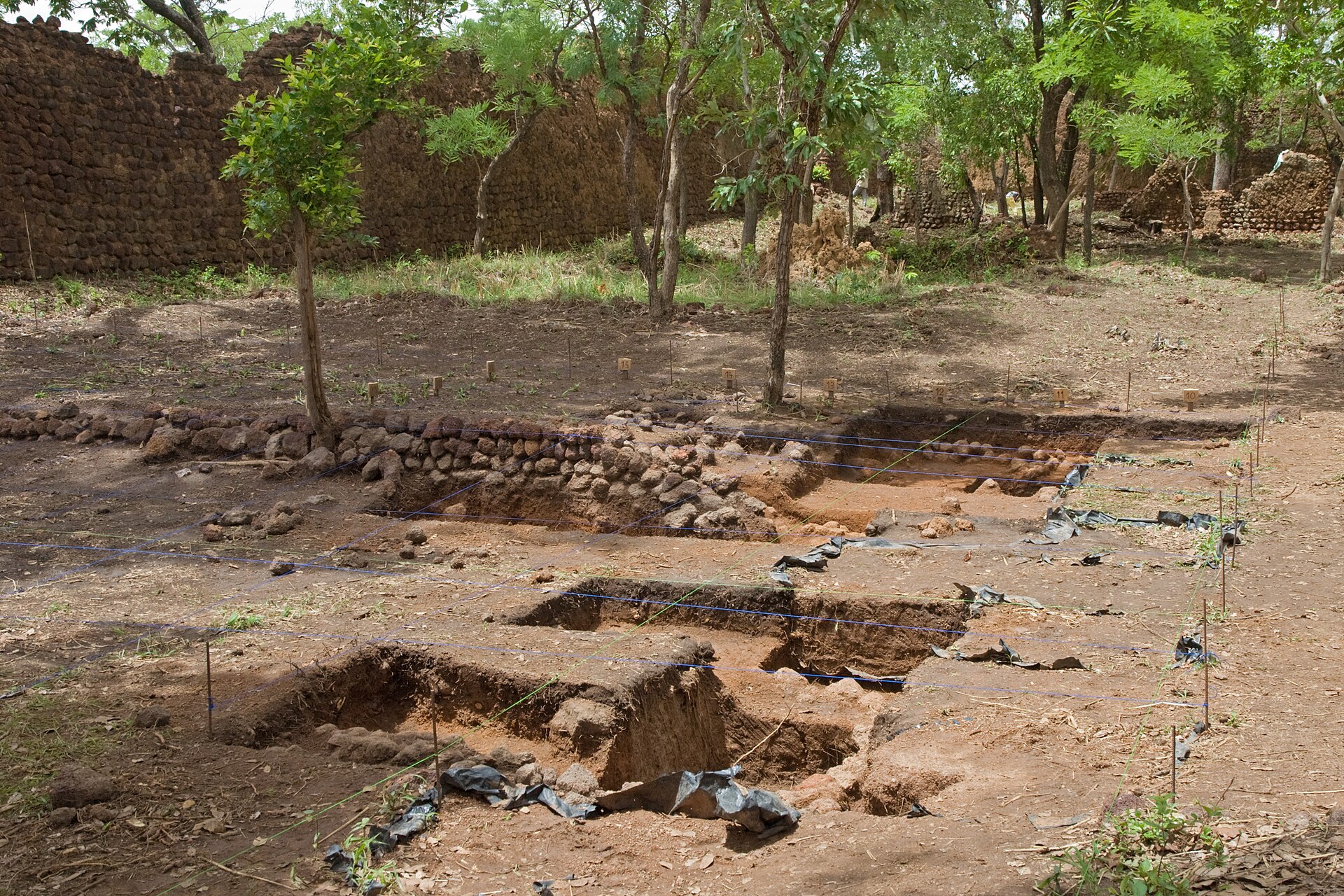 Archaeological excavation at Loropéni, which helped date the fortress and link it to the regional gold trade