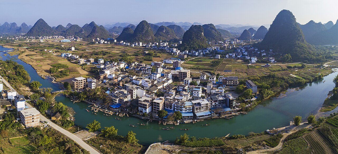 The hills of Guangxi in the Maonan region