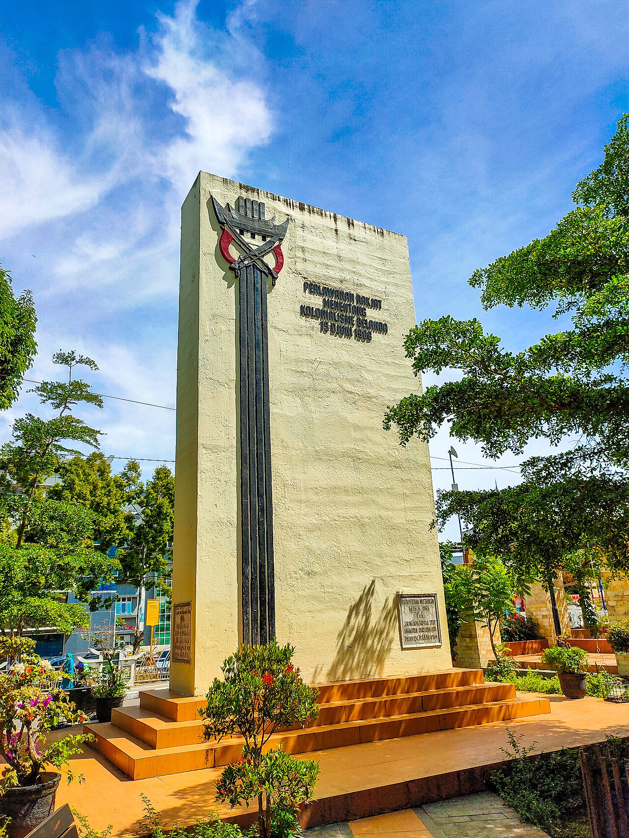 A monument in Bukittinggi to the Minangkabau struggle