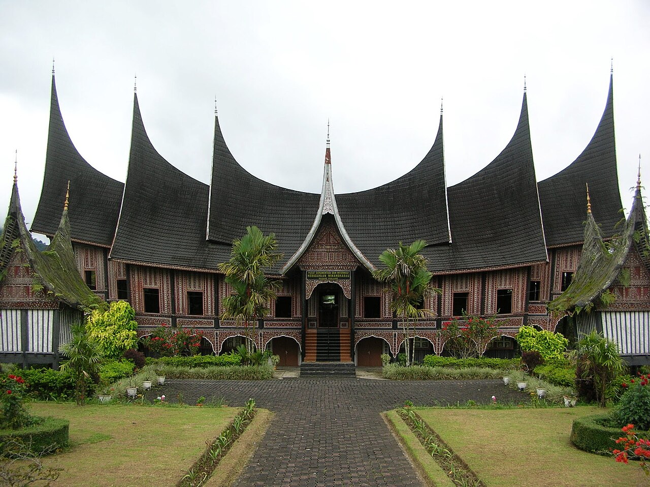 The buffalo-horn roofs said to recall the legend behind the Minangkabau name