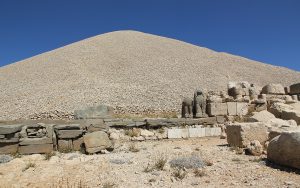 The great burial mound and terraces on the summit of Mount Nemrut.