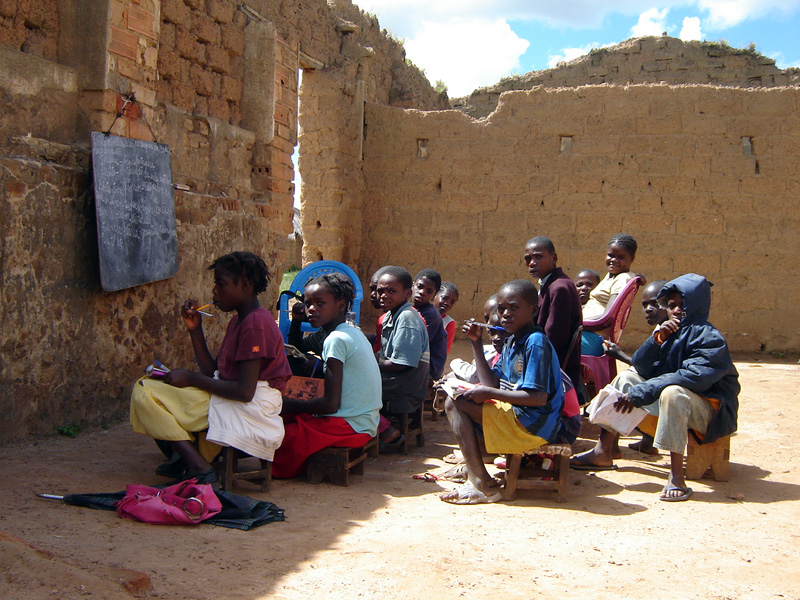 A classroom in Angola; the Ovimbundu speak Umbundu alongside Portuguese.
