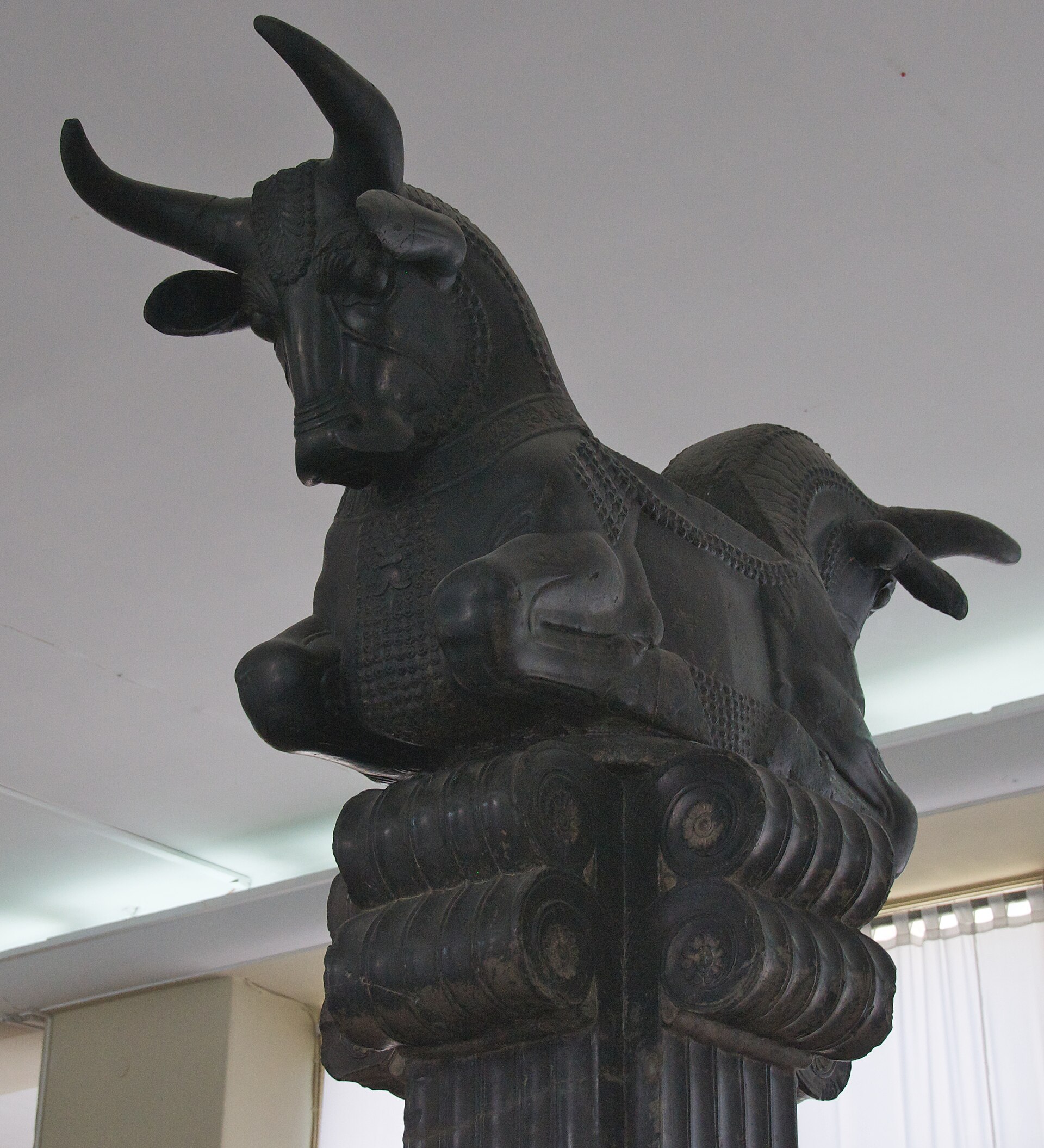 A double-bull column capital from Persepolis.