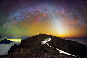 milky way night sky desert