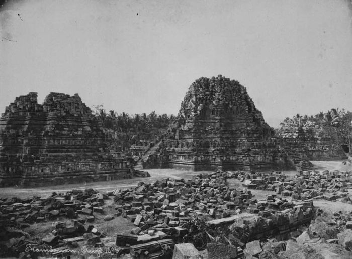 The central Temple of Shiva at Prambanan, the tallest of the complex.