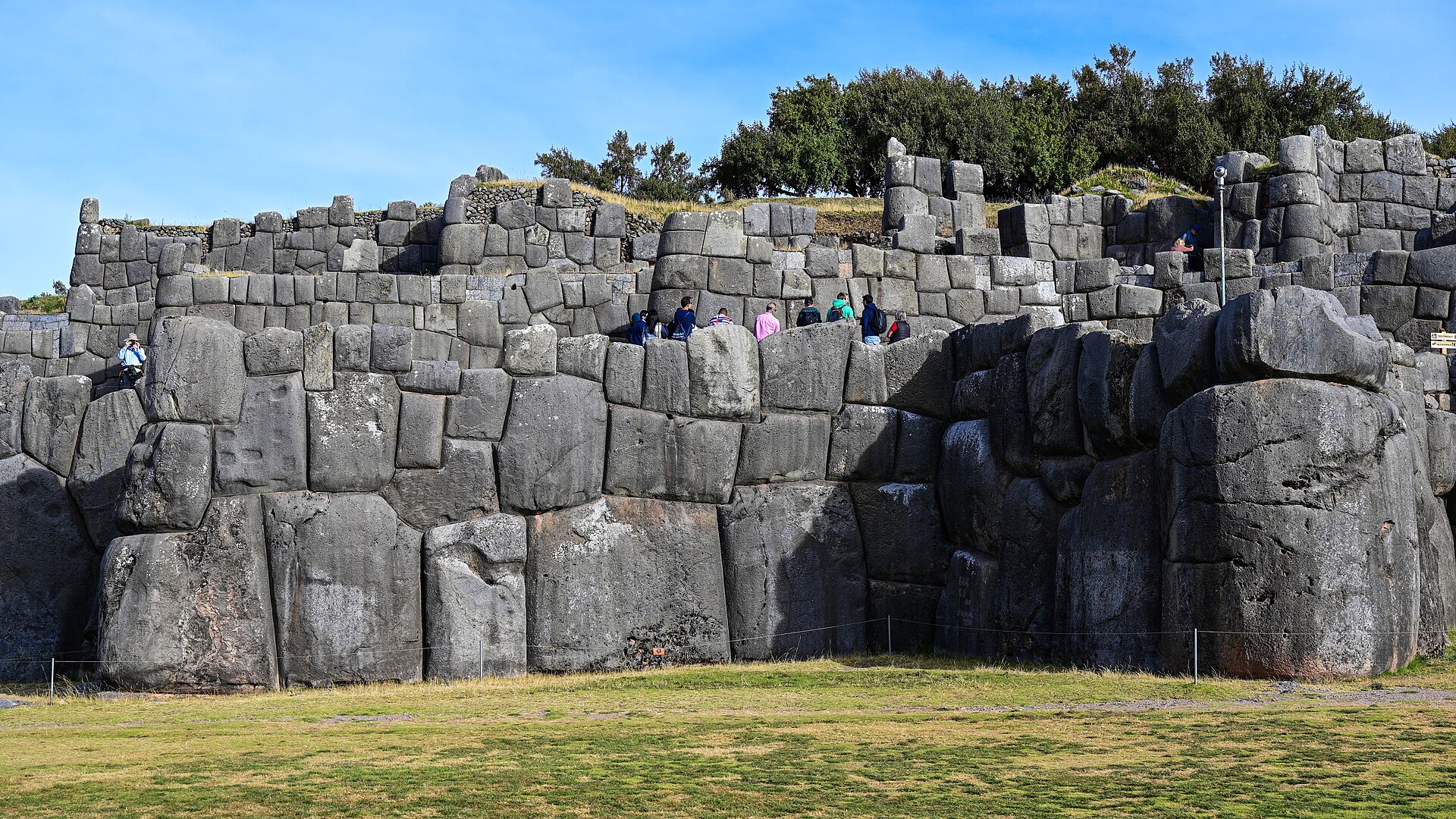 The distinctive zigzag terraces of Sacsayhuaman, built of massive fitted blocks.