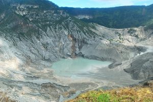 The volcano of Tangkuban Perahu, a landmark of the Sundanese highlands