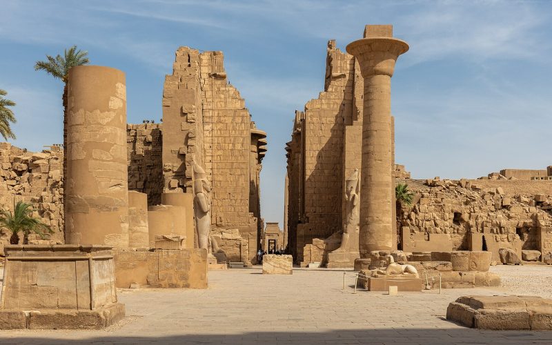 The Great Hypostyle Hall of Karnak, its 134 giant columns raised at ancient Thebes.