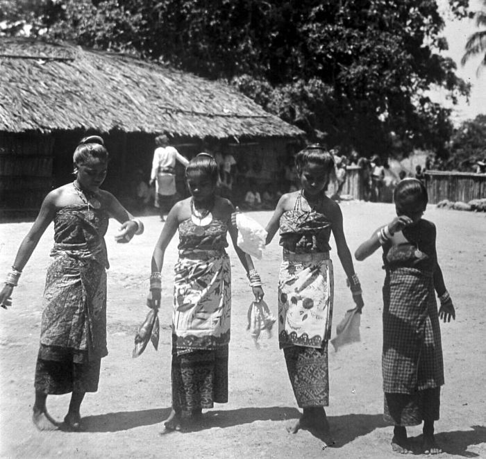 A traditional Timorese dance performance