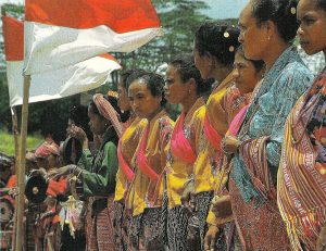 Timorese women; Tetum is the language of the east