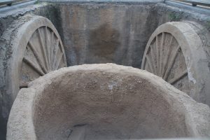A Shang chariot burial uncovered at Yinxu, complete with horses.
