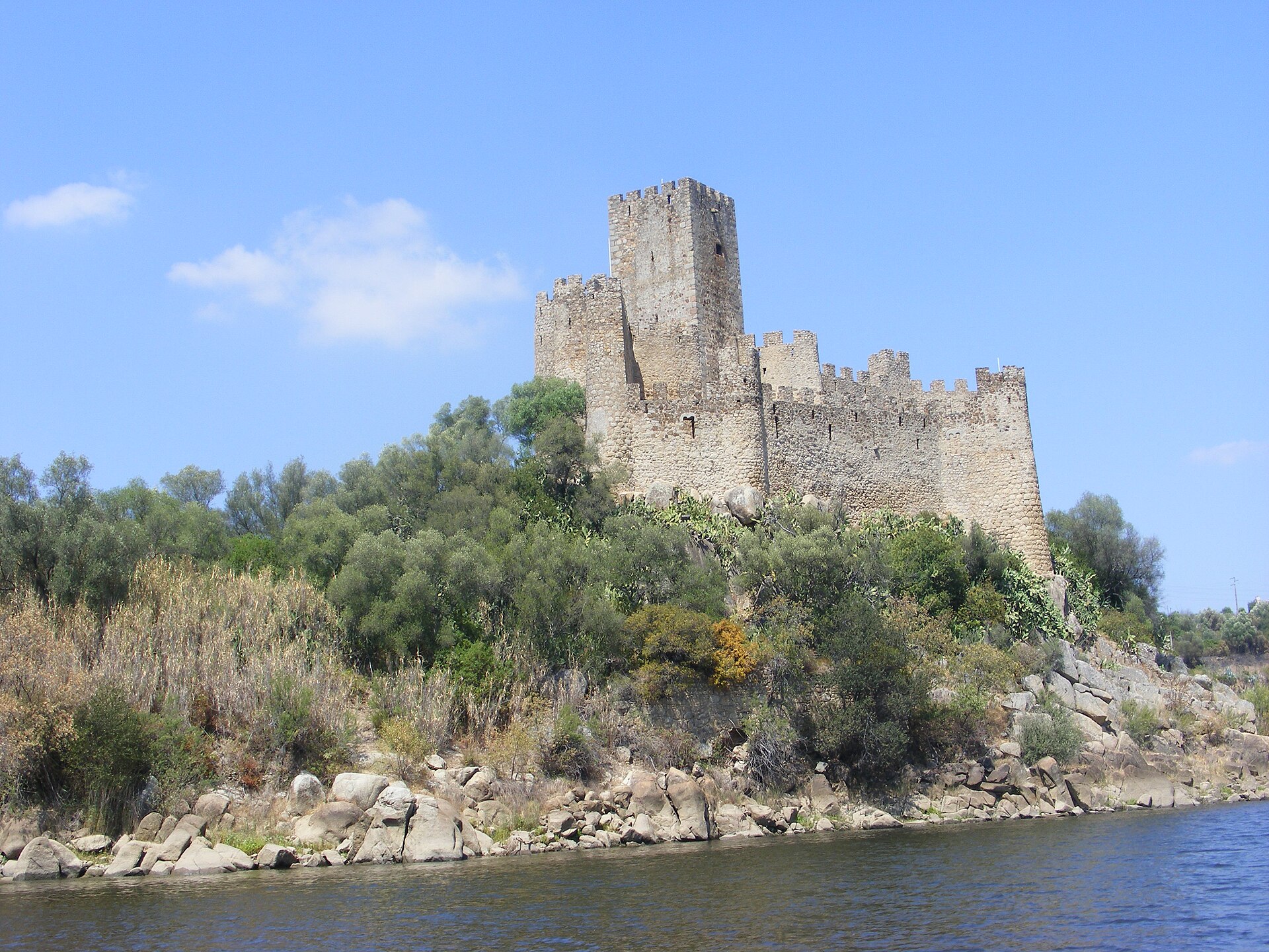 The castle is defended by an outer and an inner enclosure.
