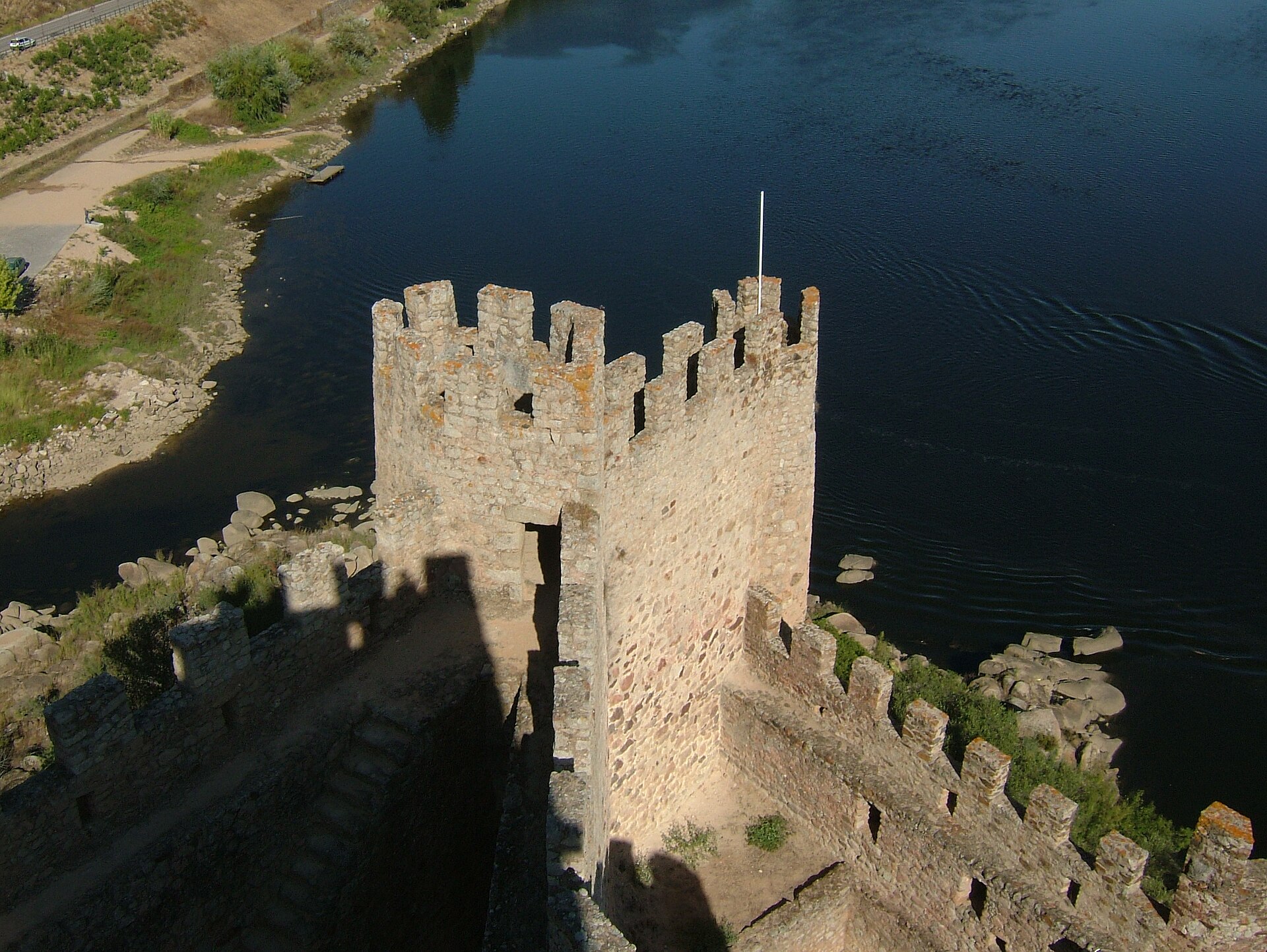 Almourol rises from a small rocky island in the middle of the Tagus.