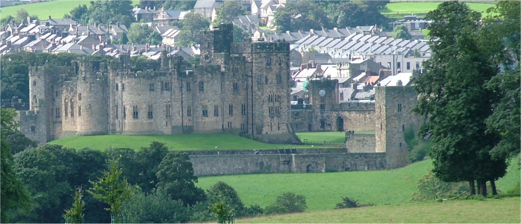 Alnwick spread along the River Aln, guarding the routes of the turbulent Anglo-Scottish border