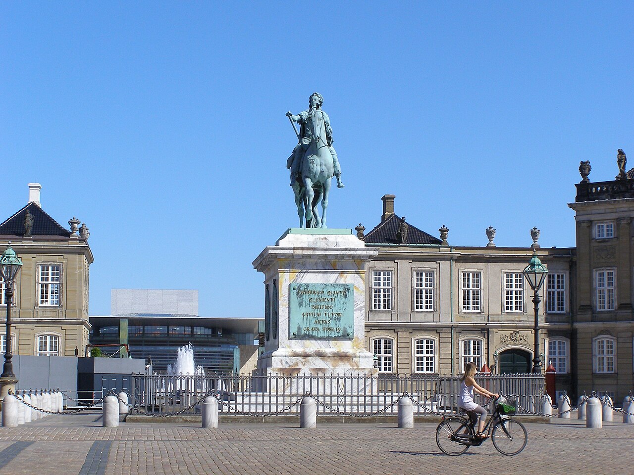 A rococo palace of the Amalienborg ensemble.