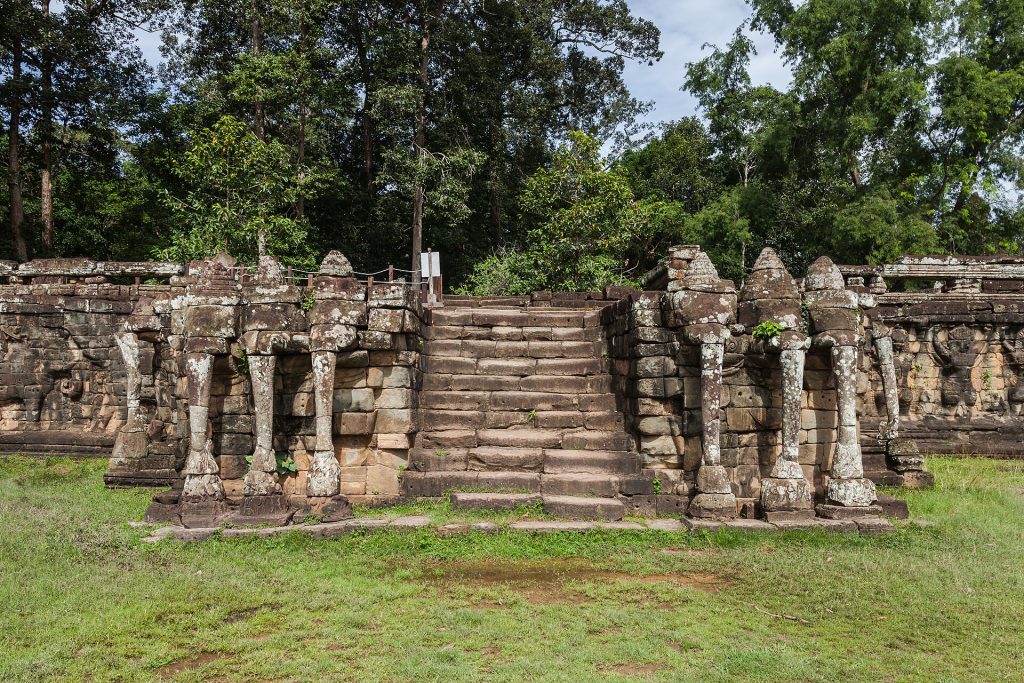 The causeway sculptures depicting a great cosmic myth