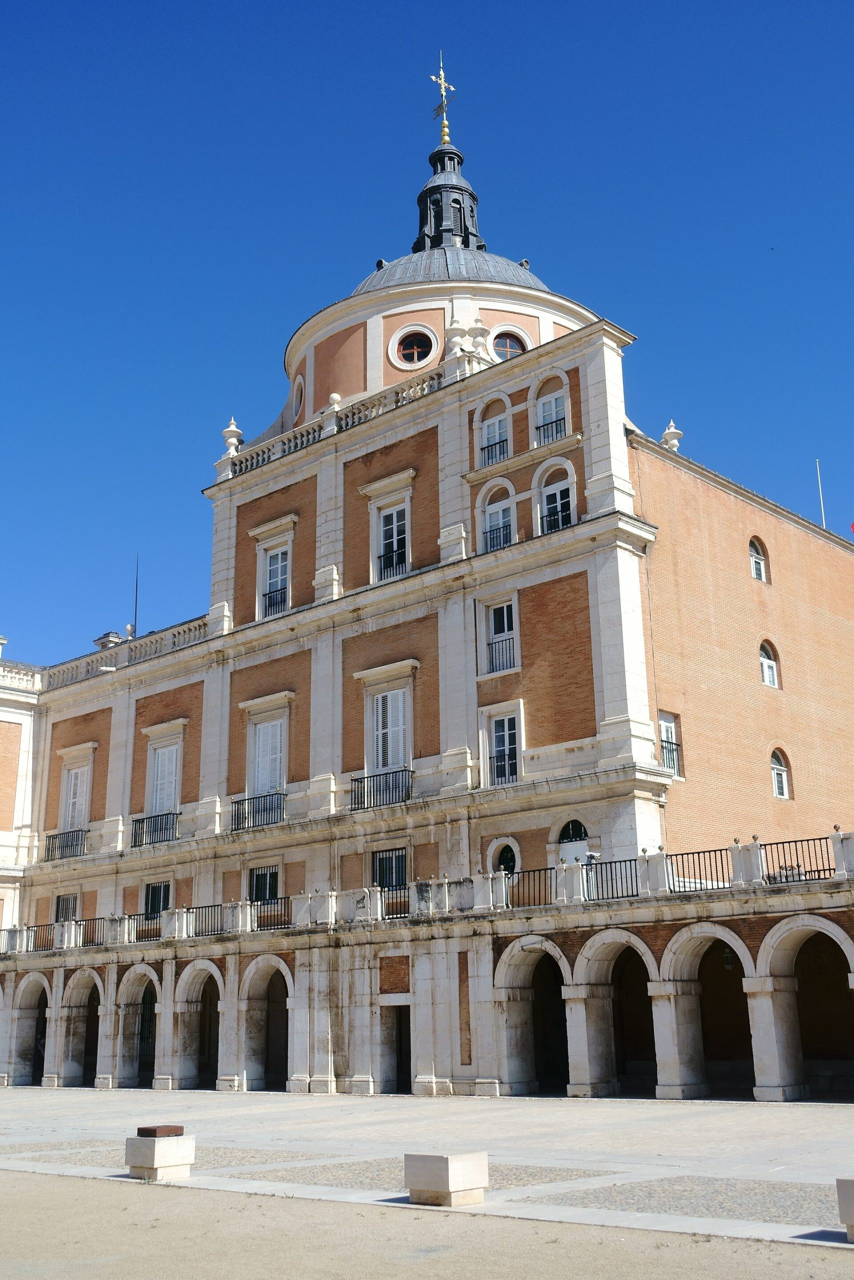 The south facade of the palace of Aranjuez