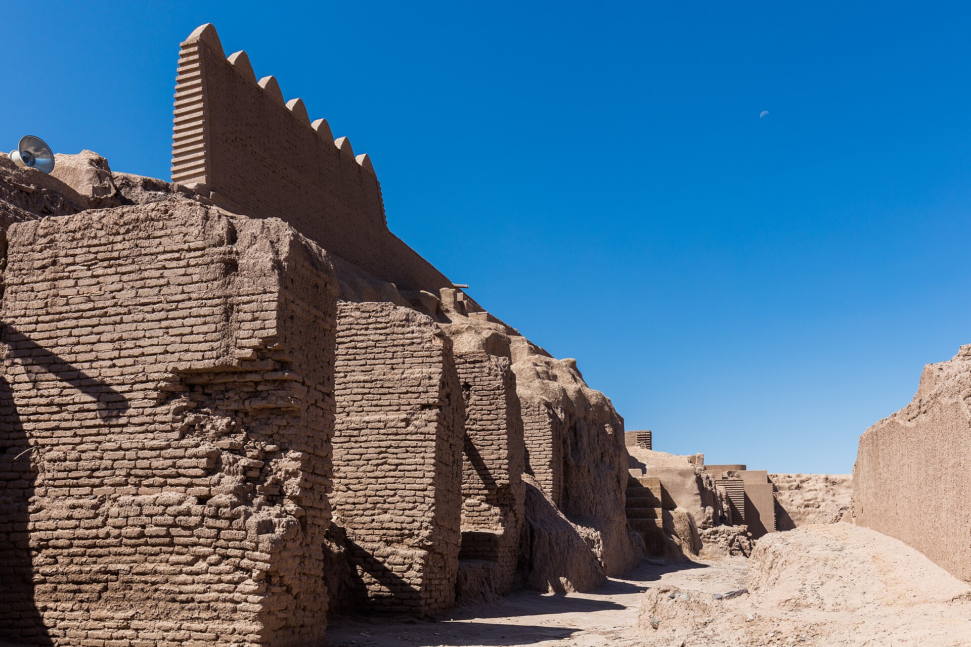 Four great gates gave entry to the citadel, whose bazaar served the caravans of the Silk Road.