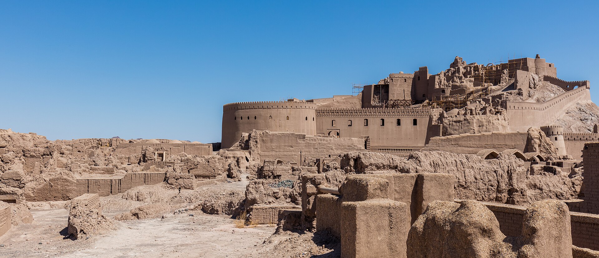 Under the Safavid dynasty (1502-1722) Bam saw considerable development and building.