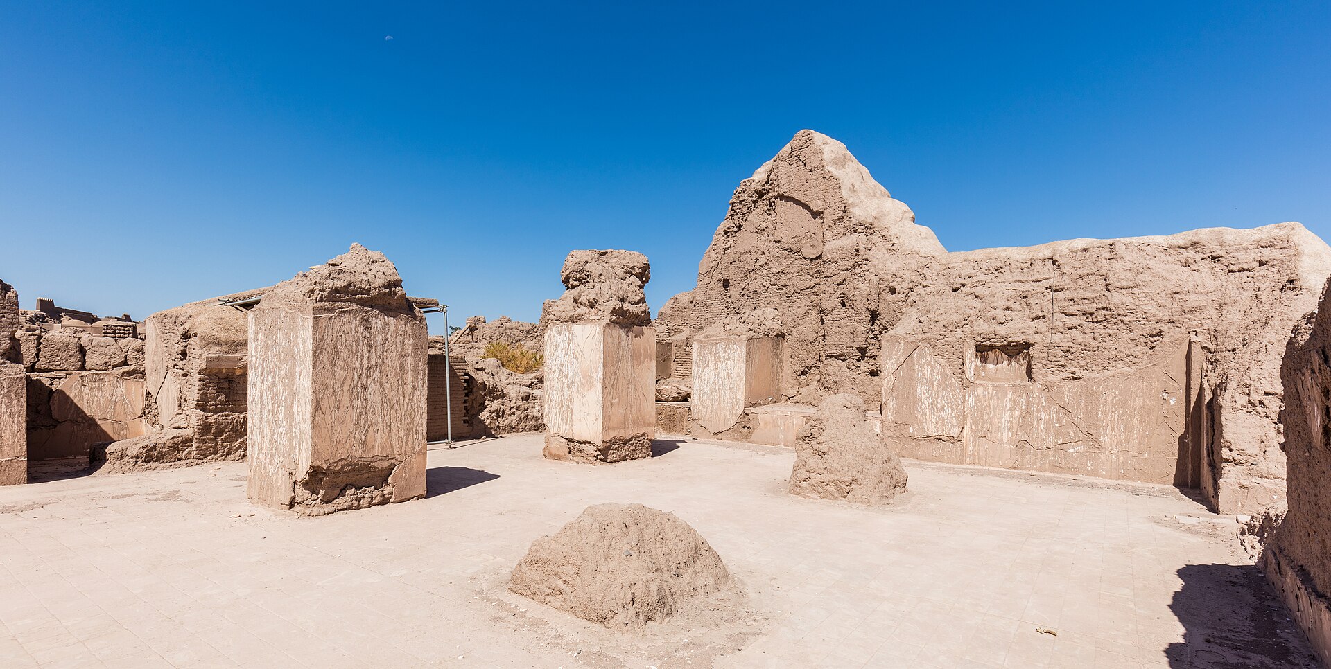 The citadel included great stables for horses and barracks for the garrison.