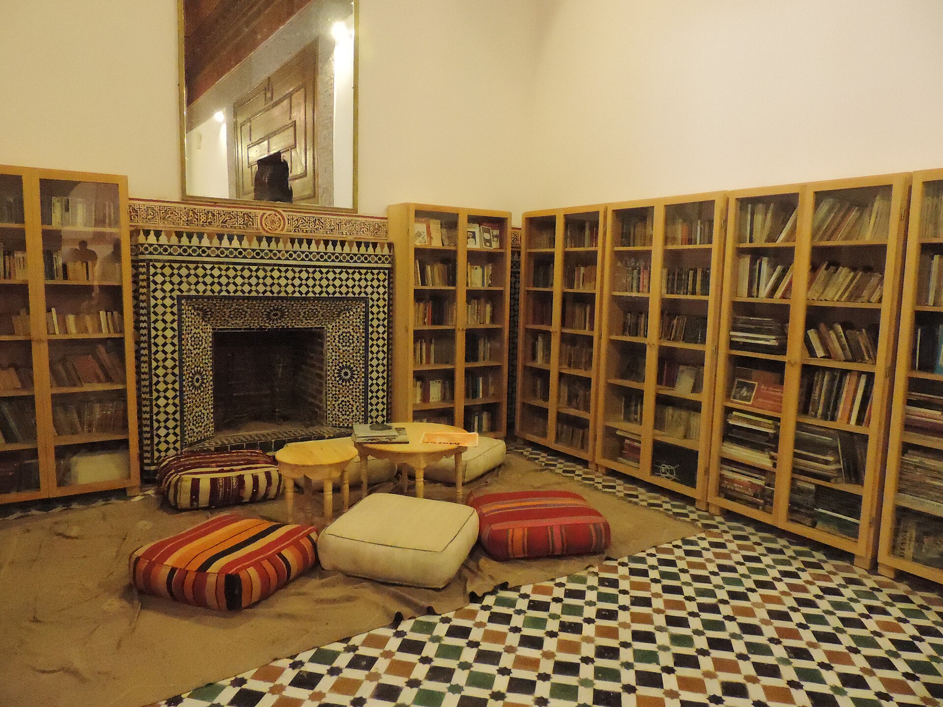 A finely decorated room of the Bahia, once part of the vizier's luxurious residence.