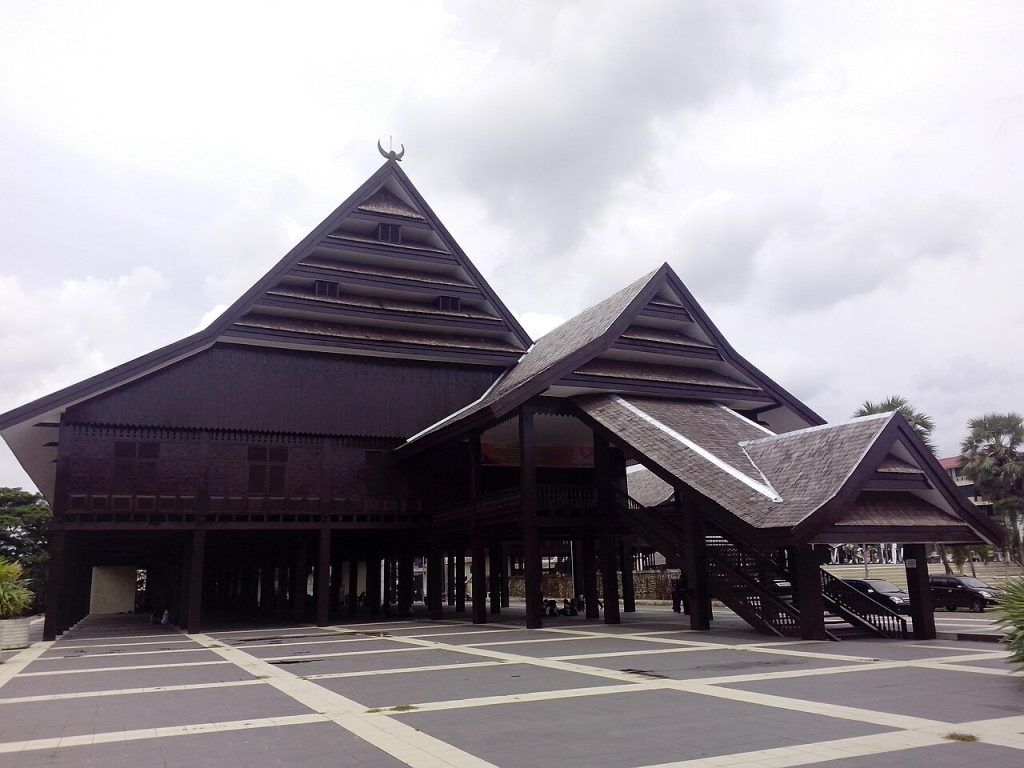 Balla Lompoa, the Great House and Golden Crown of the Gowa Kings