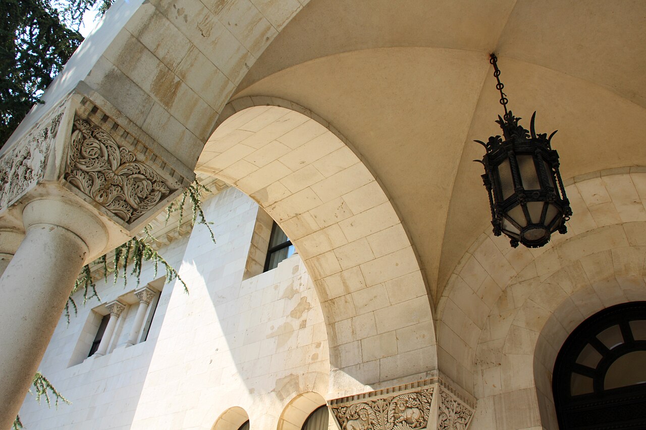 Another view of the Royal Palace exterior.