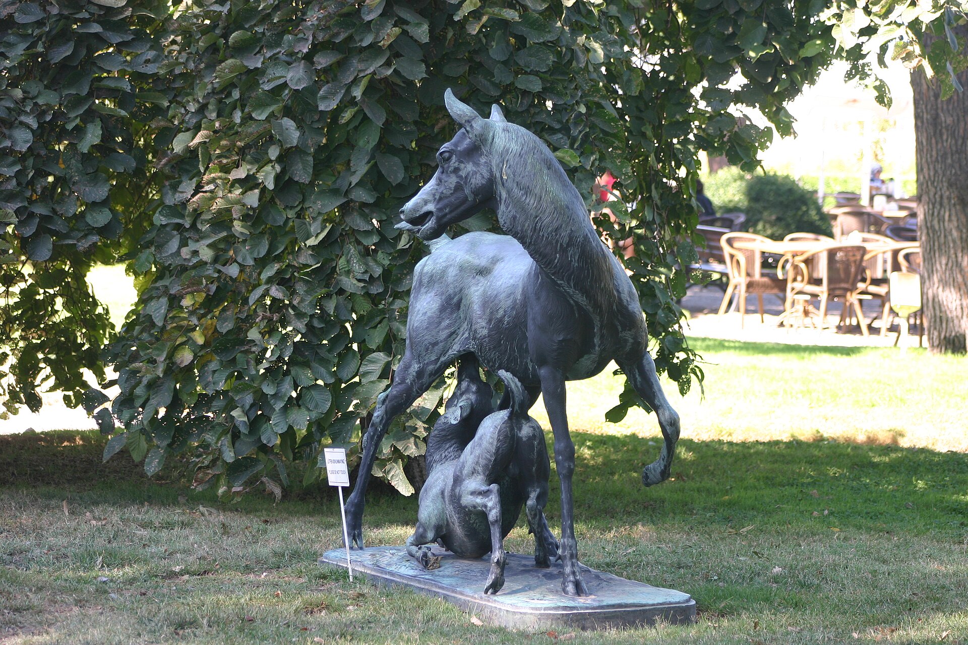 A statue in the palace grounds, part of the decorative landscape that surrounds Beylerbeyi.