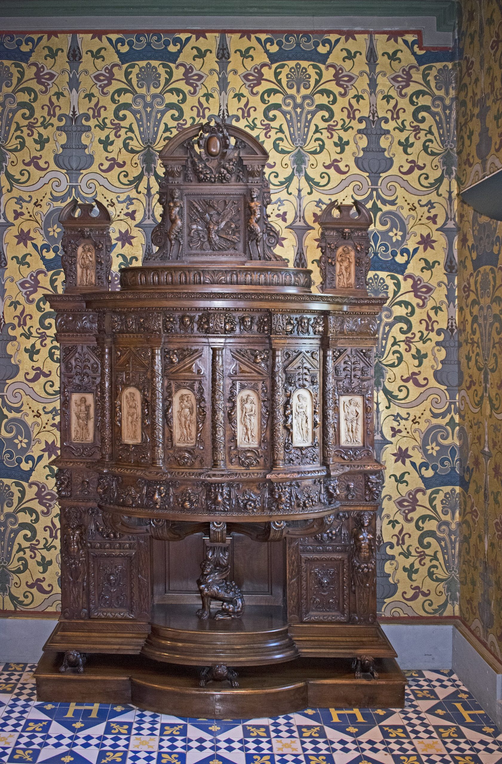 The famous spiral staircase is the icon of Blois