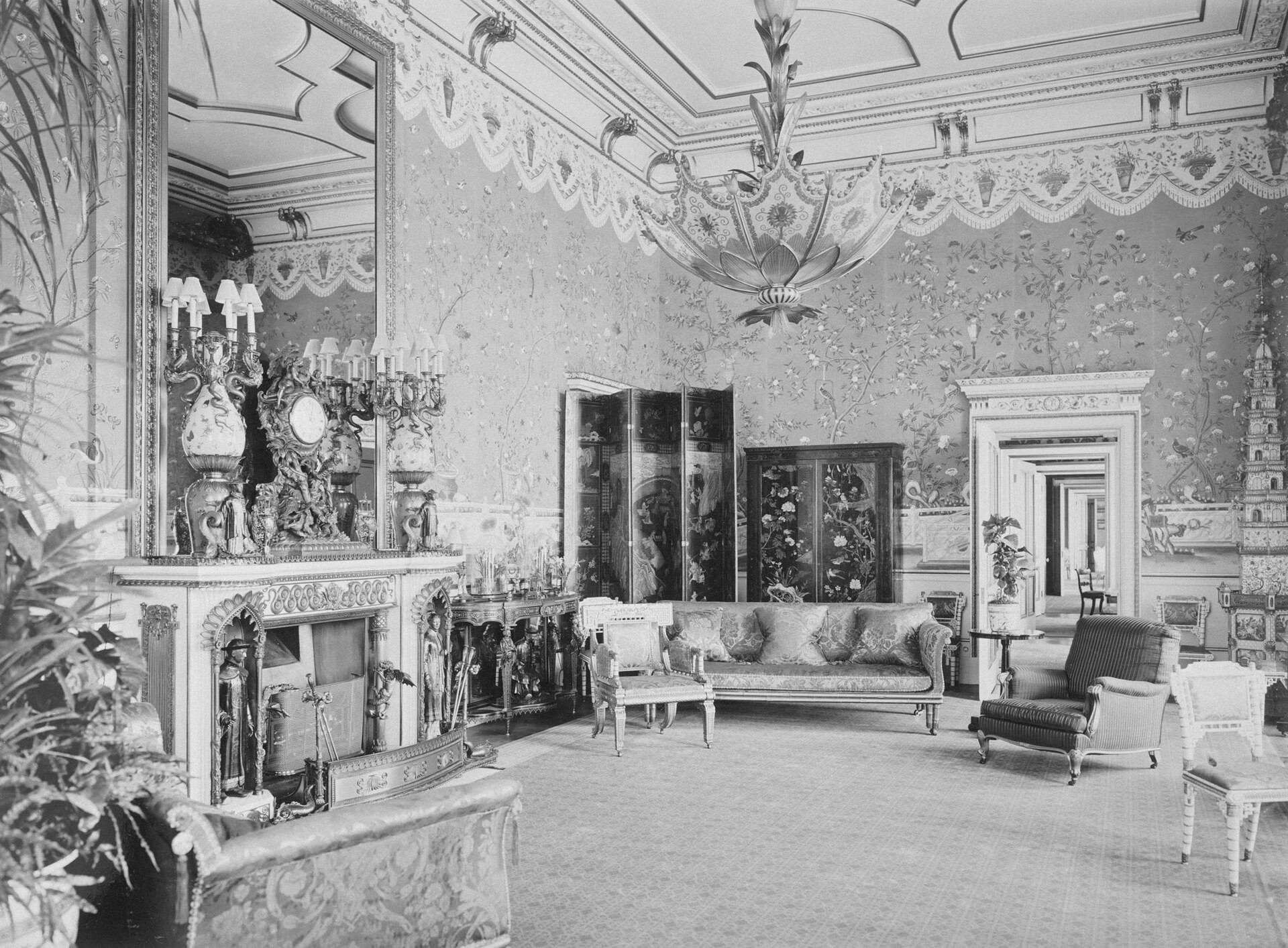 The Yellow Drawing Room of Buckingham Palace