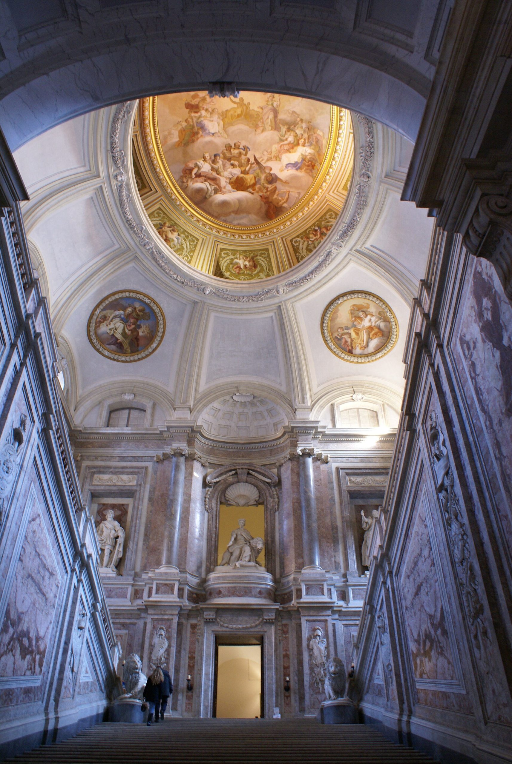 A richly decorated royal apartment