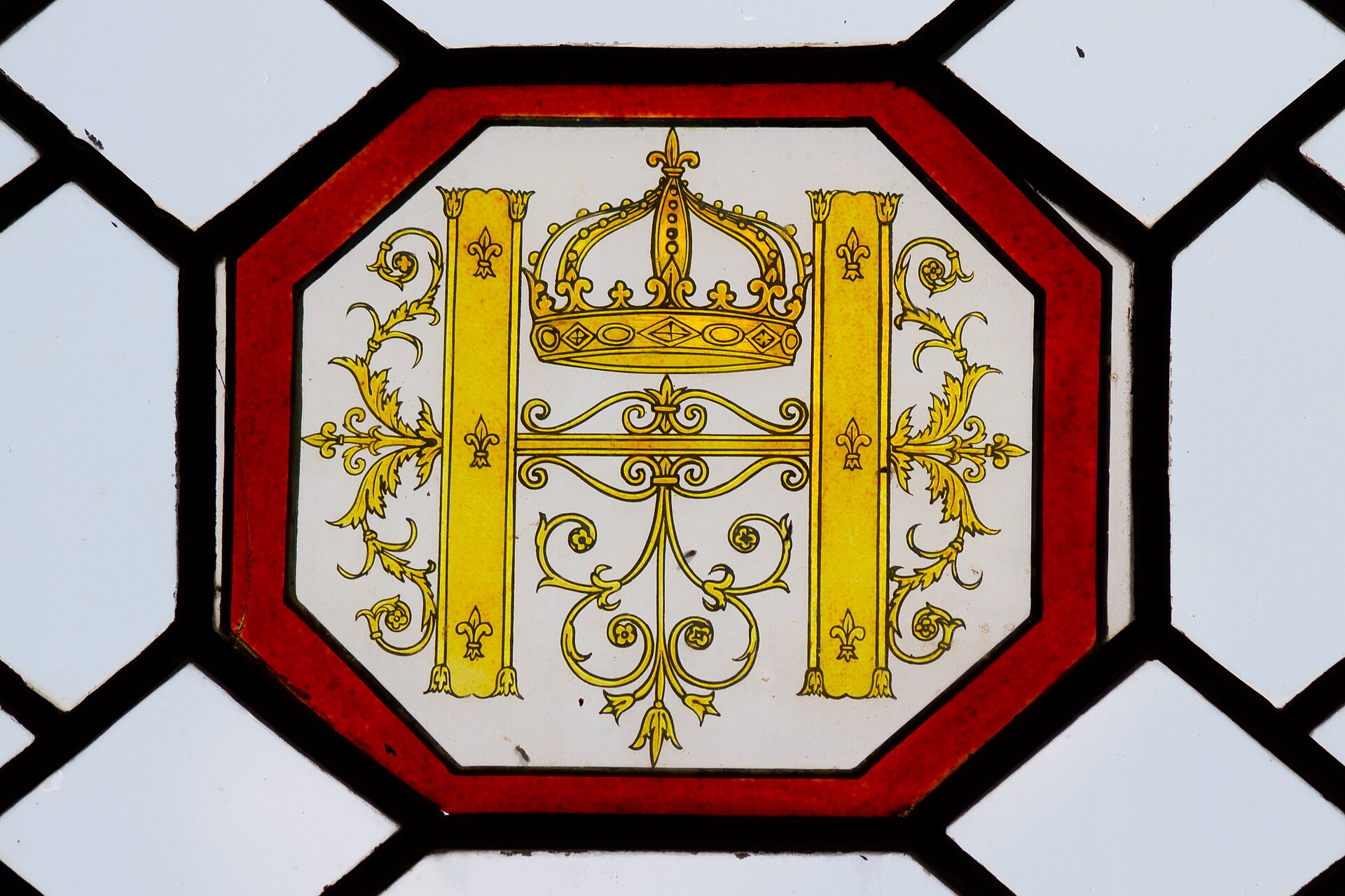 Later kings and guests brought life to the château