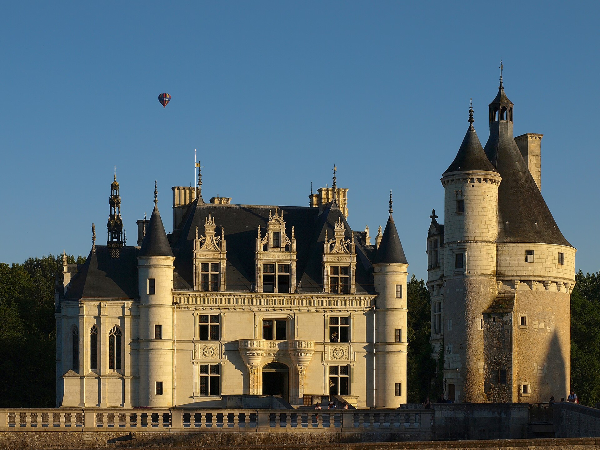 Château de Chenonceau, the enchanting palace that spans the River Cher